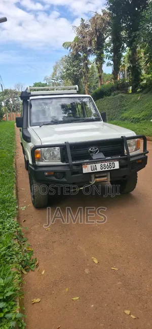 Toyota Land Cruiser 2015 White