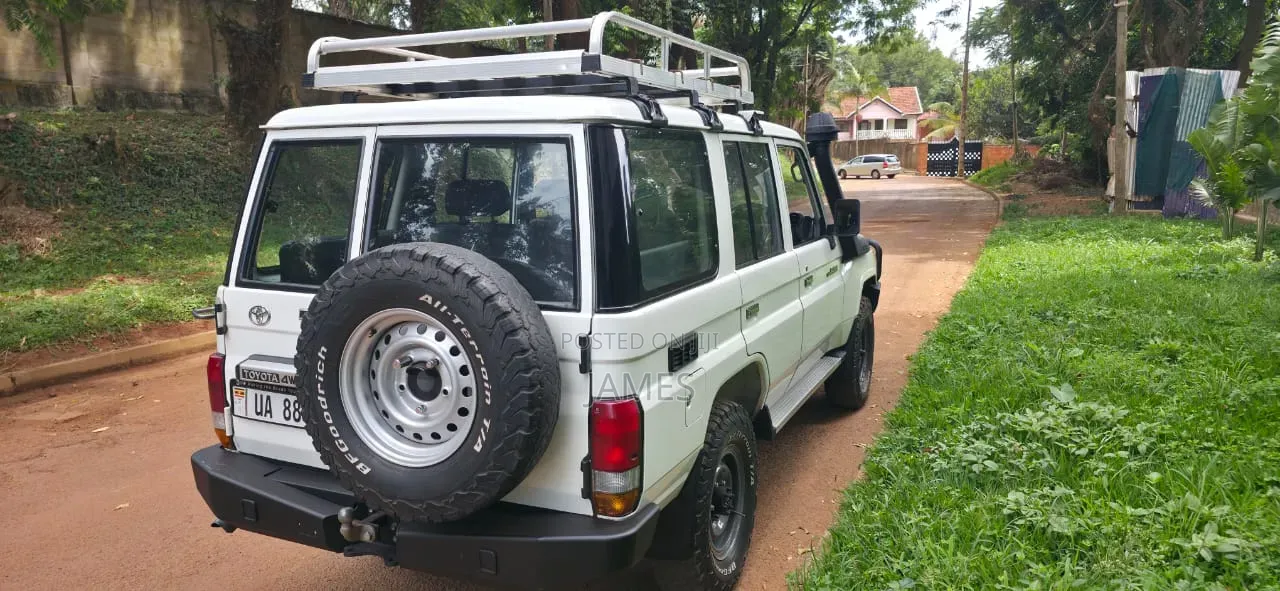Toyota Land Cruiser 2015 White