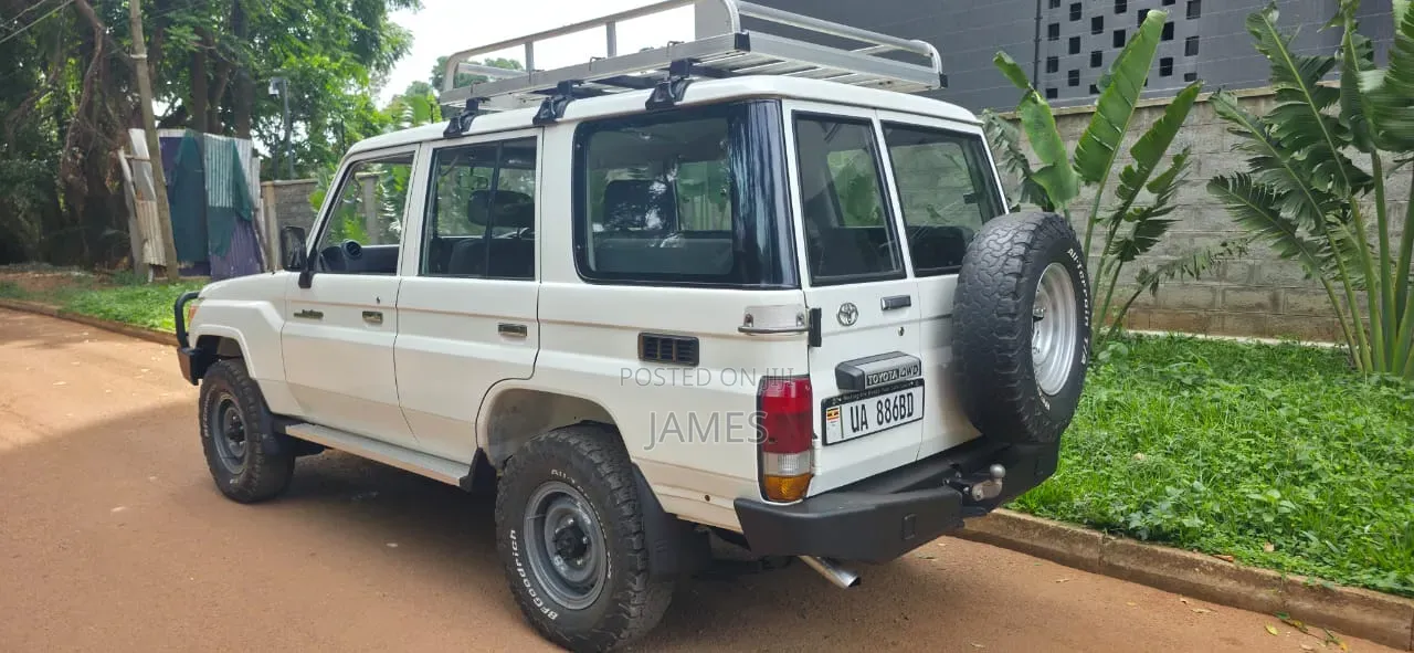 Toyota Land Cruiser 2015 White