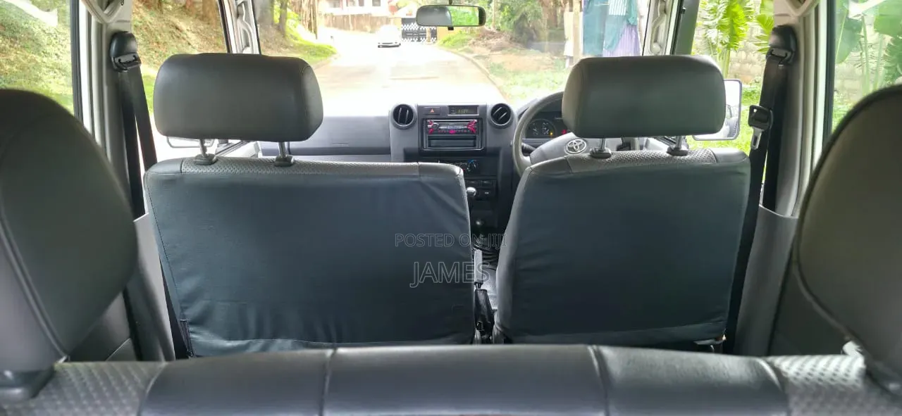 Toyota Land Cruiser 2015 White