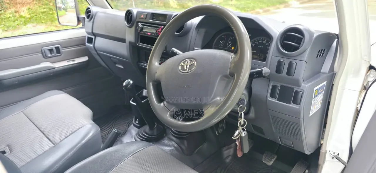 Toyota Land Cruiser 2015 White