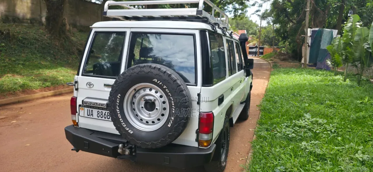 Toyota Land Cruiser 2015 White