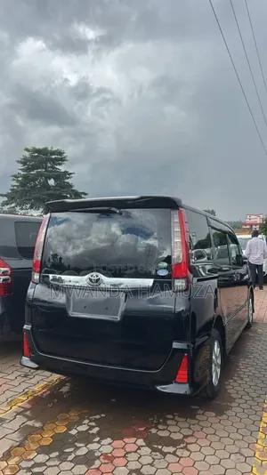 Toyota Noah 2014 Black