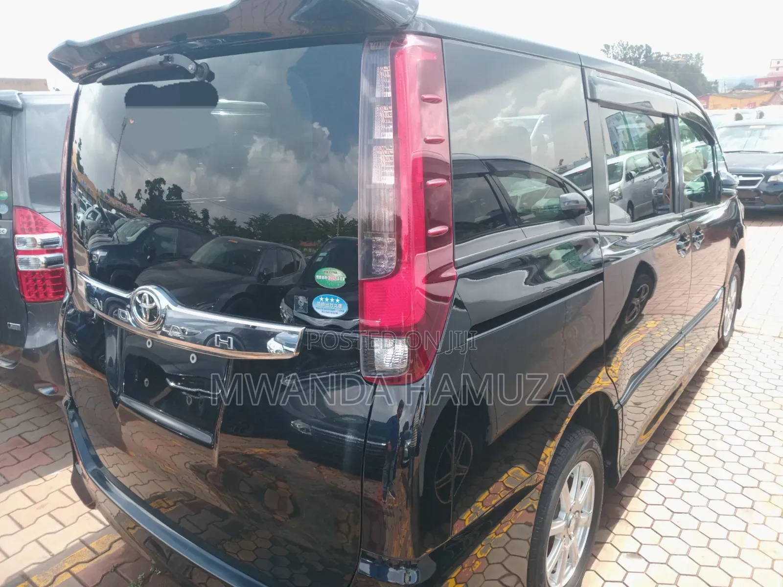 Toyota Noah 2014 Black