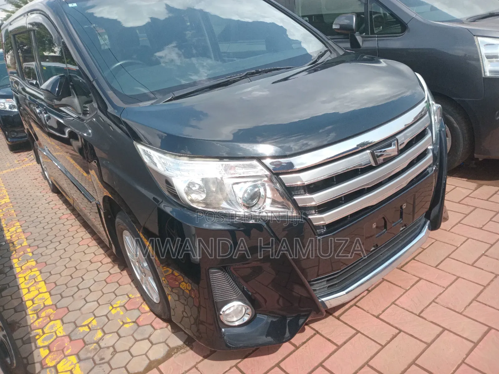 Toyota Noah 2014 Black
