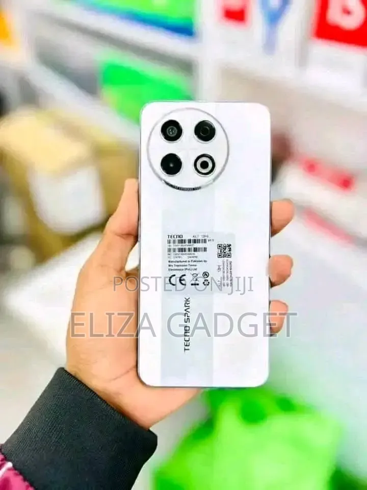 New Tecno Spark 30 Pro 256 GB White