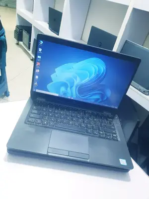 Laptop Dell Latitude 5300 8GB Intel Core i5 SSD 256GB