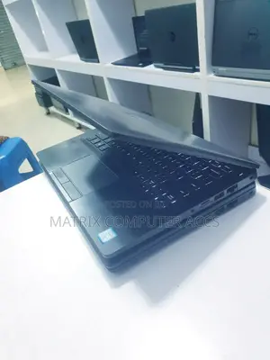 Laptop Dell Latitude 5300 8GB Intel Core i5 SSD 256GB
