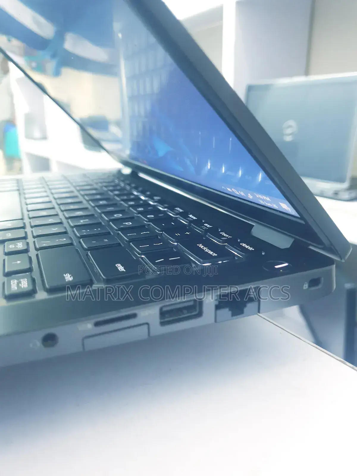 Laptop Dell Latitude 5300 8GB Intel Core i5 SSD 256GB
