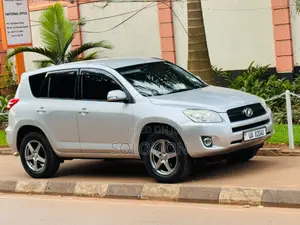 Toyota RAV4 2.5 2010 Silver