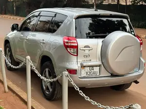 Toyota RAV4 2.5 2010 Silver