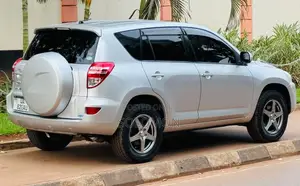 Toyota RAV4 2.5 2010 Silver