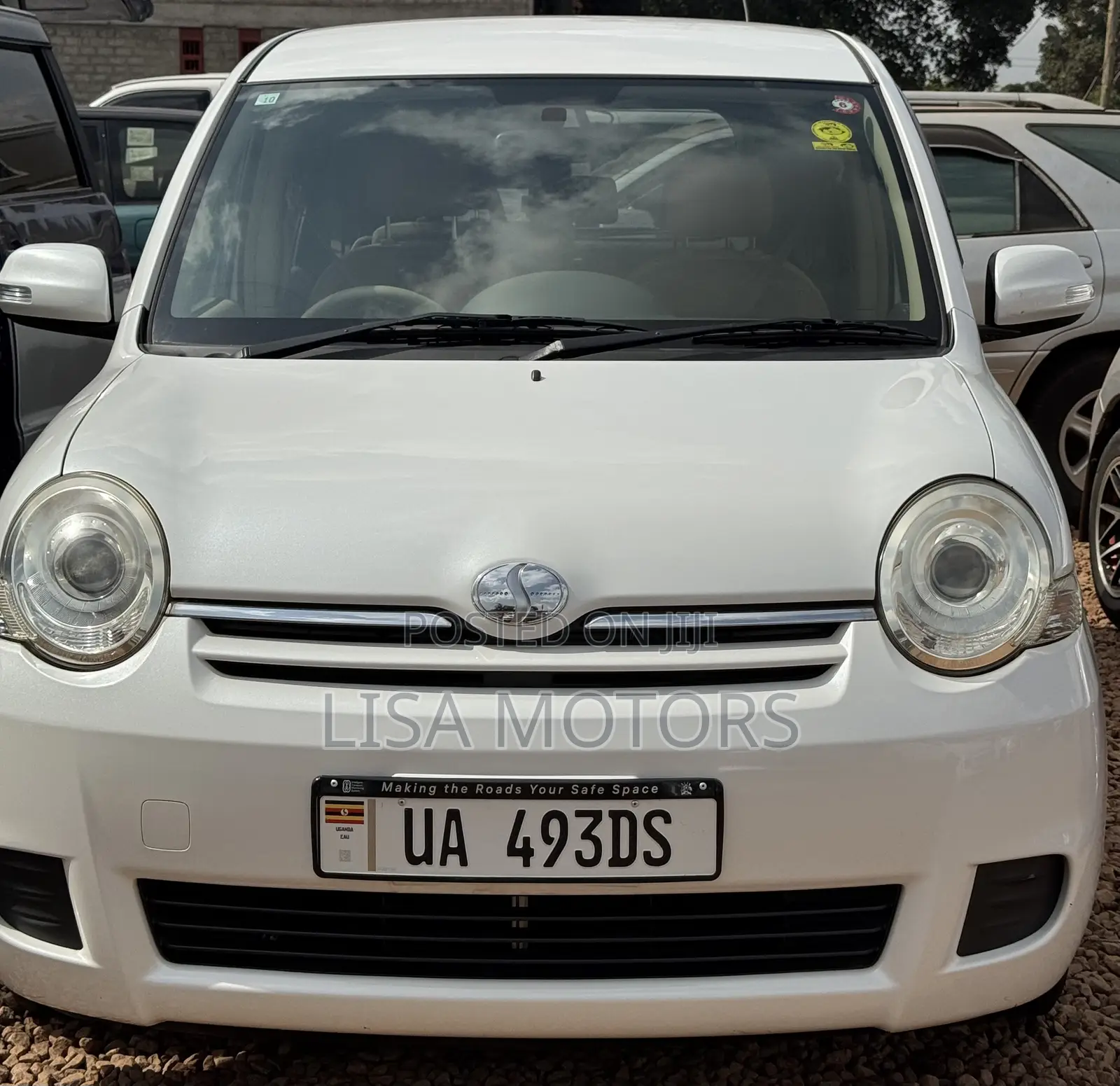 Toyota Sienta 2014 White