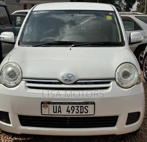 Toyota Sienta 2014 White