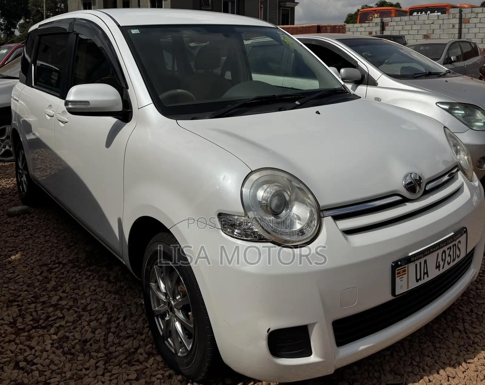 Toyota Sienta 2014 White