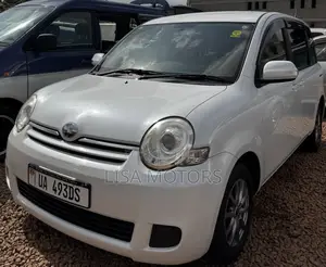Toyota Sienta 2014 White