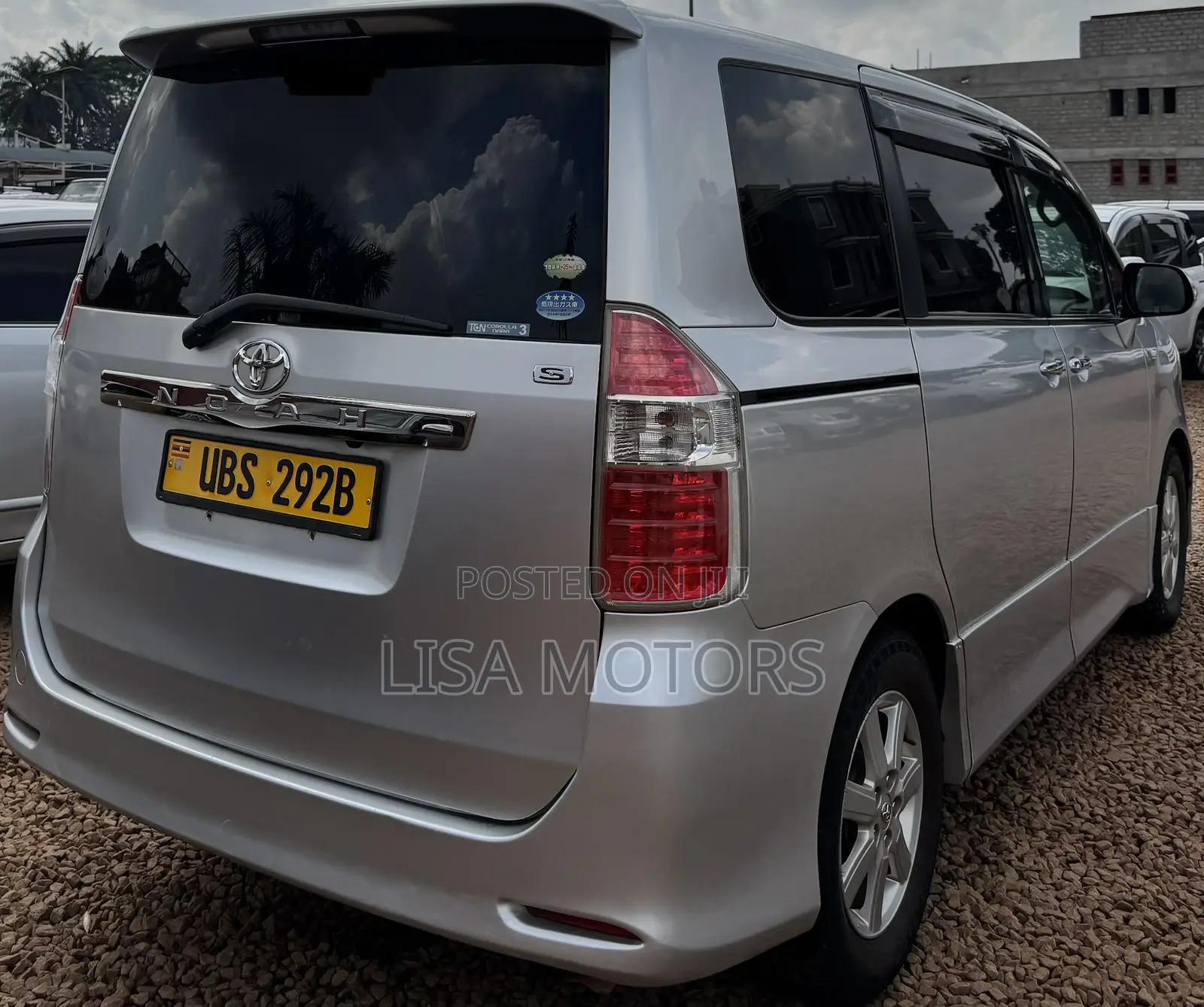 Toyota Noah 2011 Silver