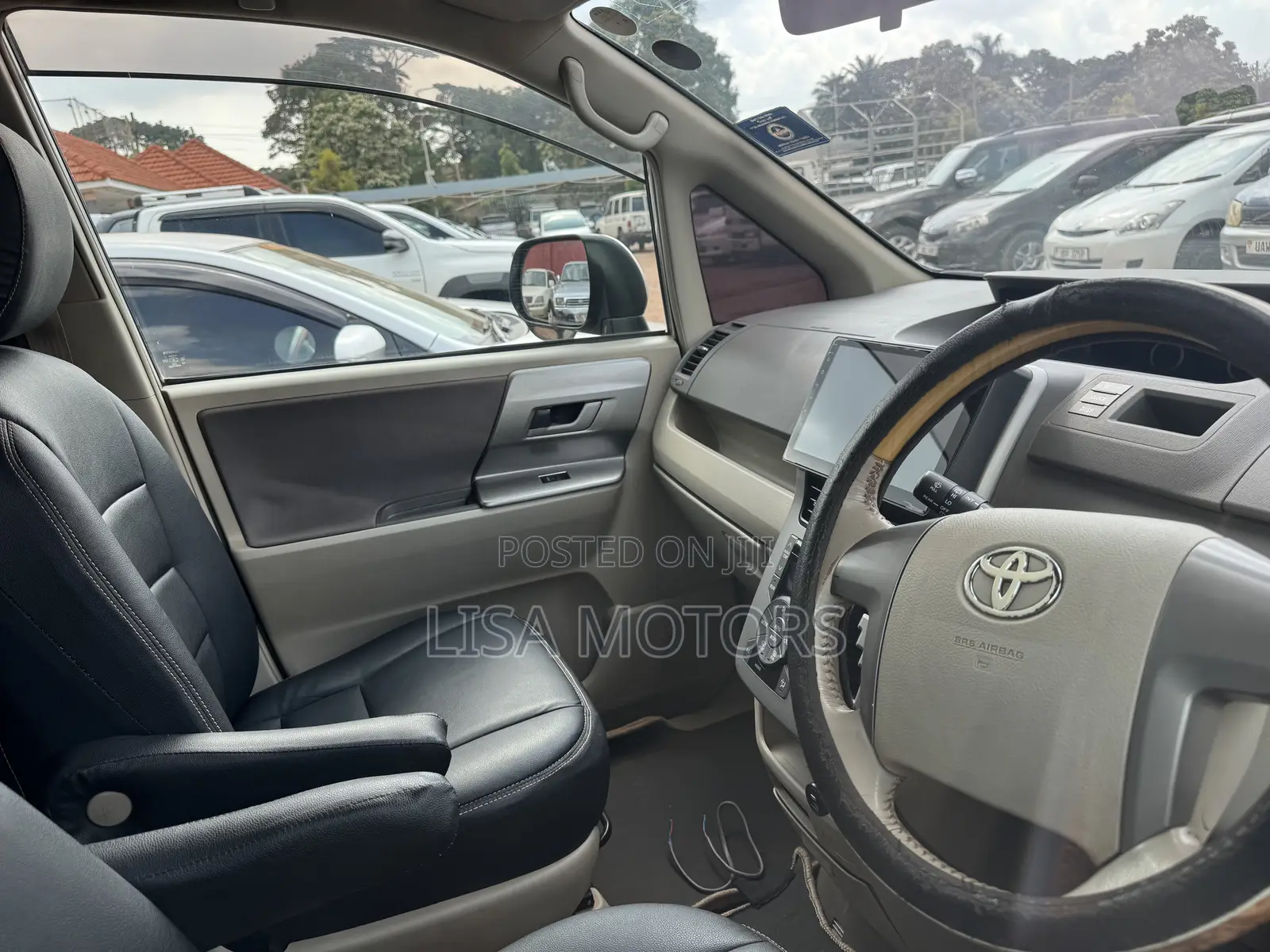 Toyota Noah 2011 Silver
