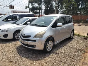 Toyota Ractis 2008 Silver