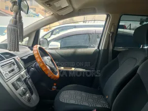 Toyota Ractis 2008 Silver