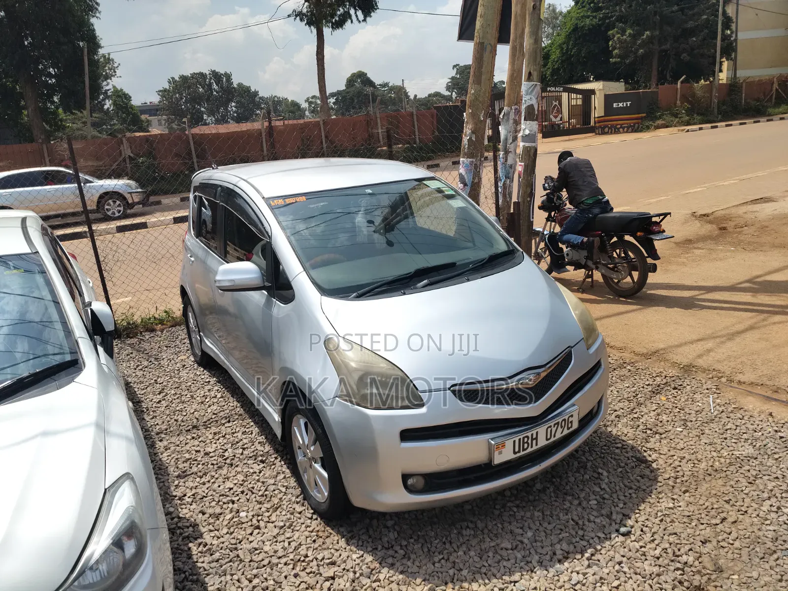 Toyota Ractis 2008 Silver
