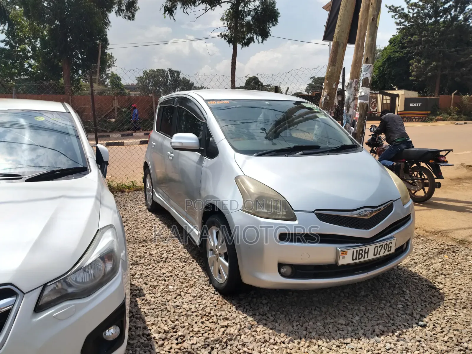 Toyota Ractis 2008 Silver