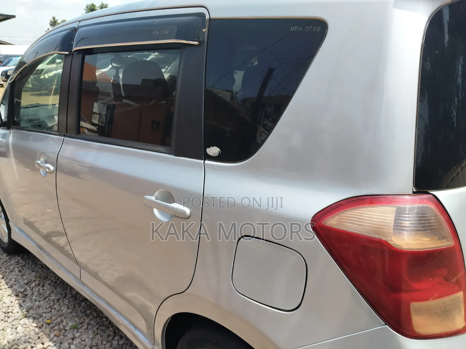 Toyota Ractis 2008 Silver