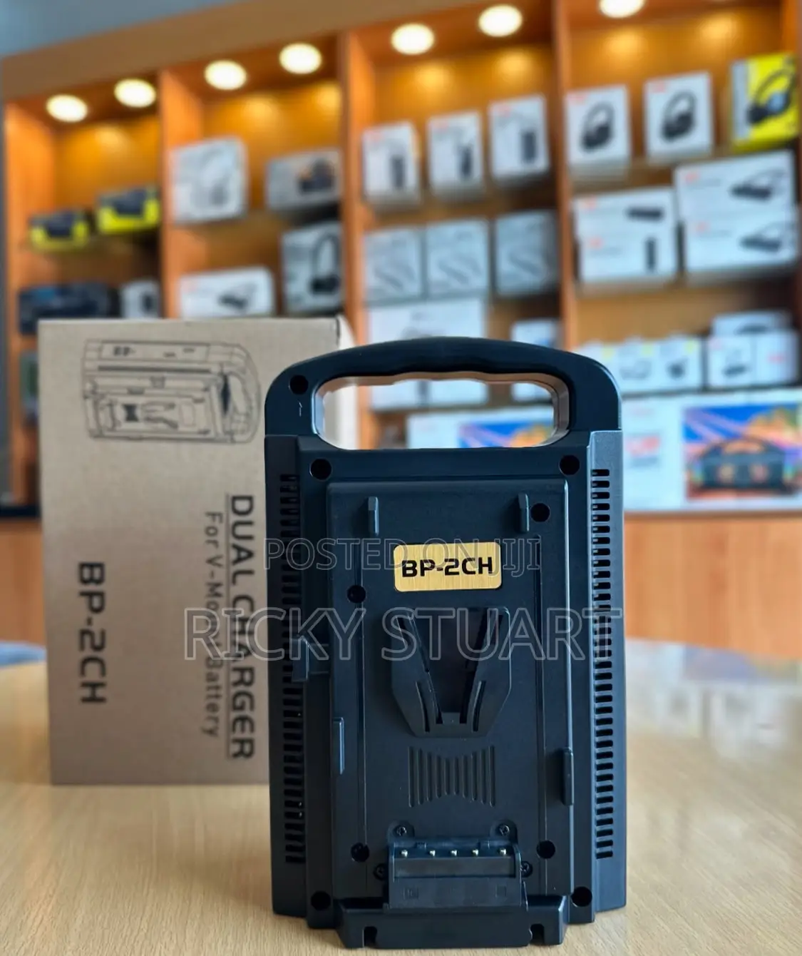Dual Charger for v-Mount Battery