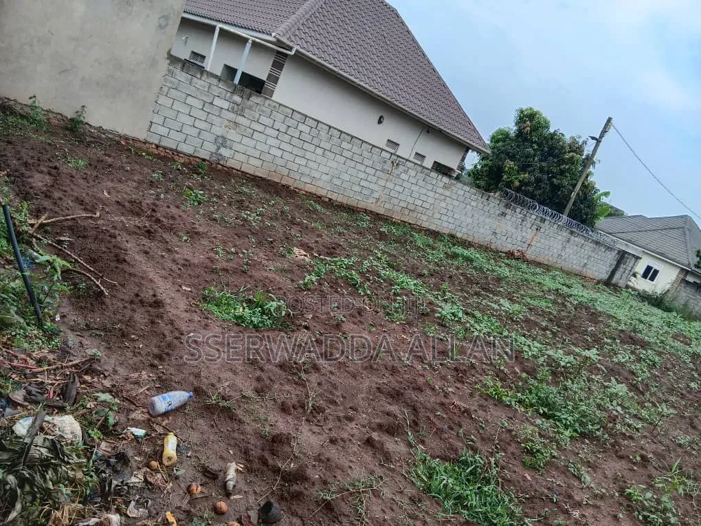 50 X 100ft Plot in Nsangi for Sale