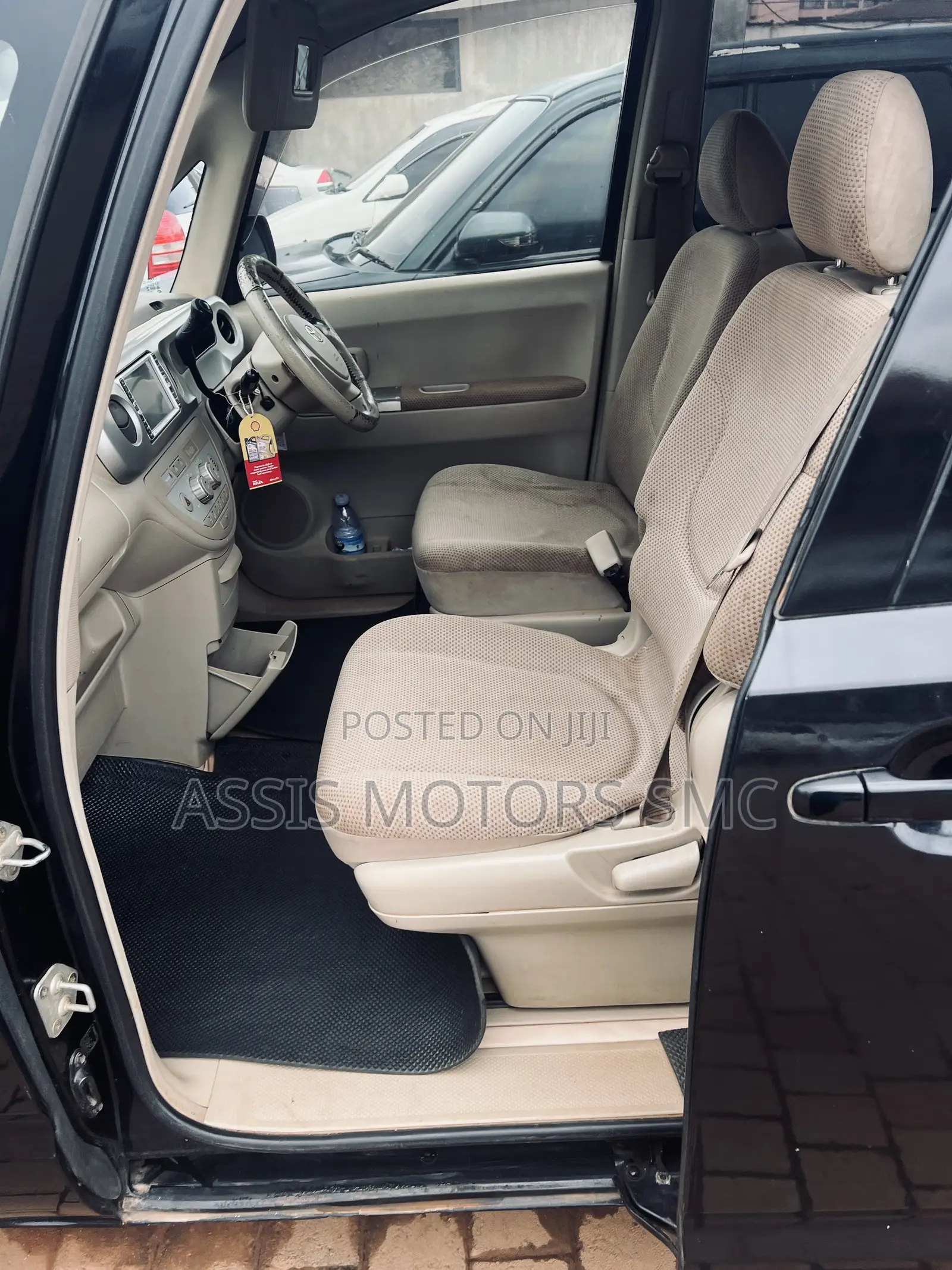 Toyota Porte 2010 Black