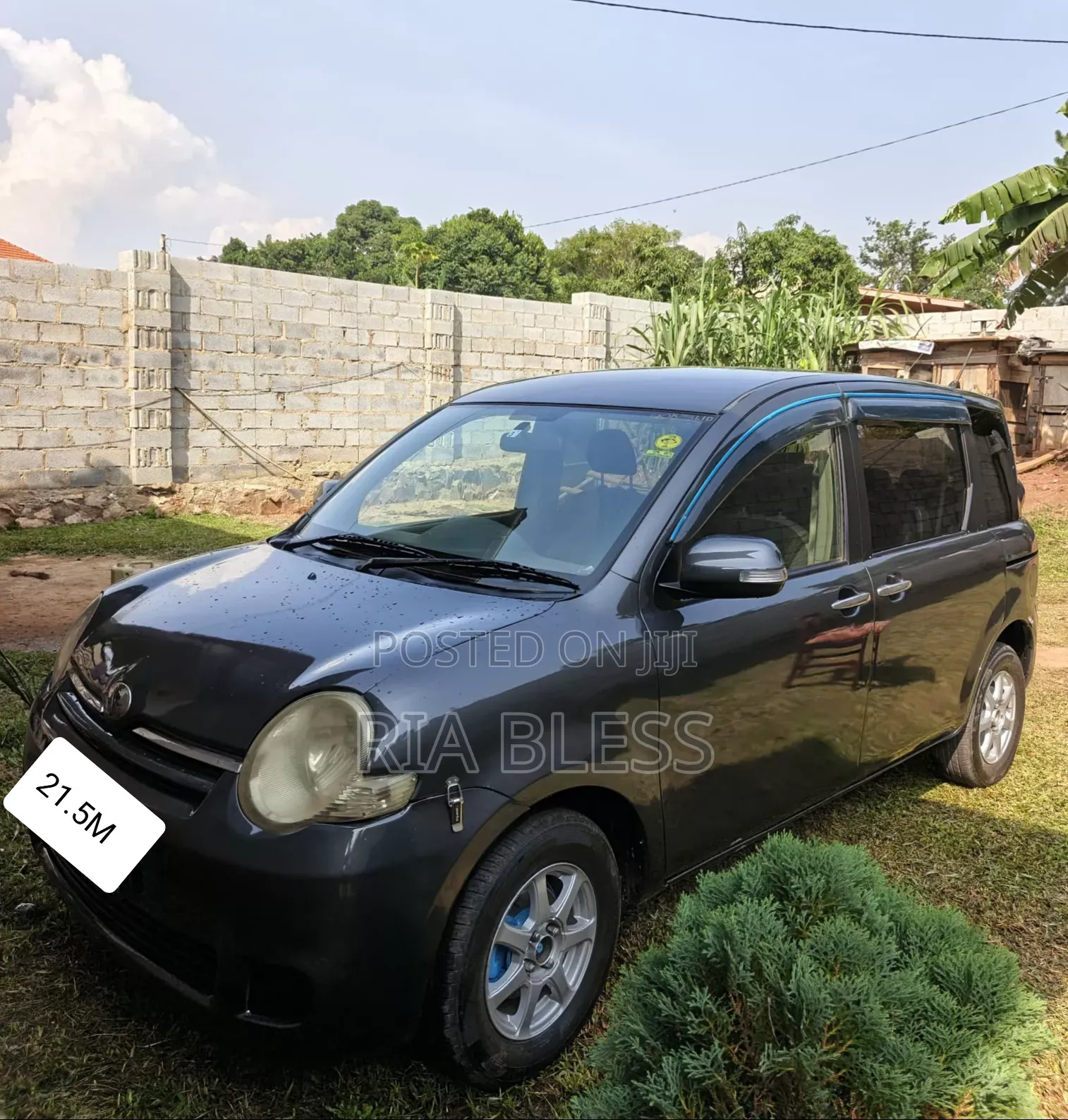 Toyota Sienta 2010 Gray