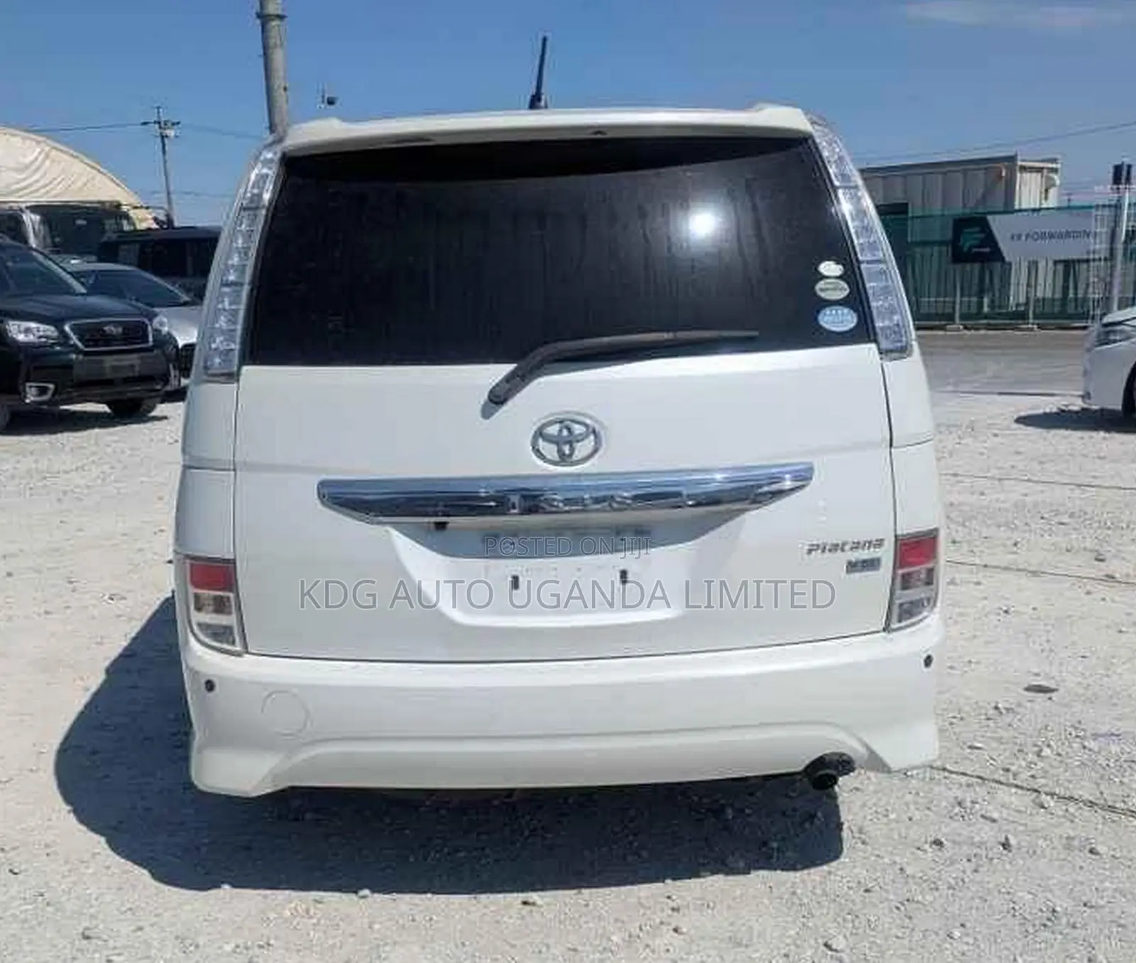 Toyota ISIS 2.0 Platana V-selection 2WD 2011 Pearl