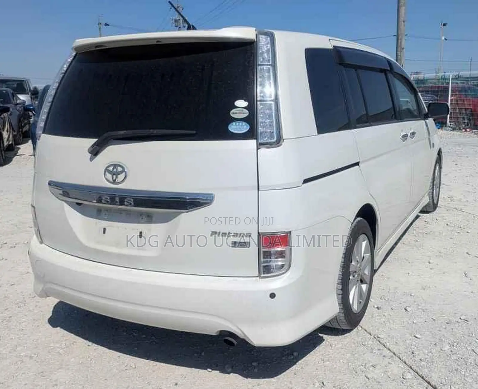Toyota ISIS 2.0 Platana V-selection 2WD 2011 Pearl