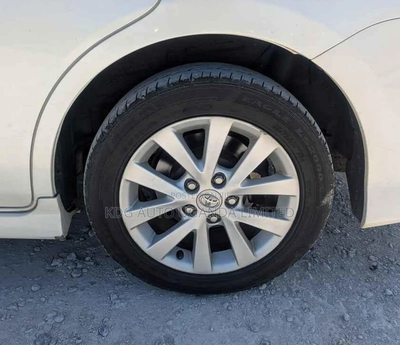 Toyota ISIS 2.0 Platana V-selection 2WD 2011 Pearl