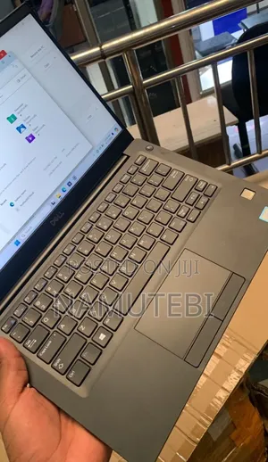 New Laptop Dell Latitude 7390 8GB Intel Core i5 SSD 256GB