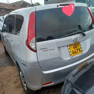 Toyota Passo Sette 2010 Silver