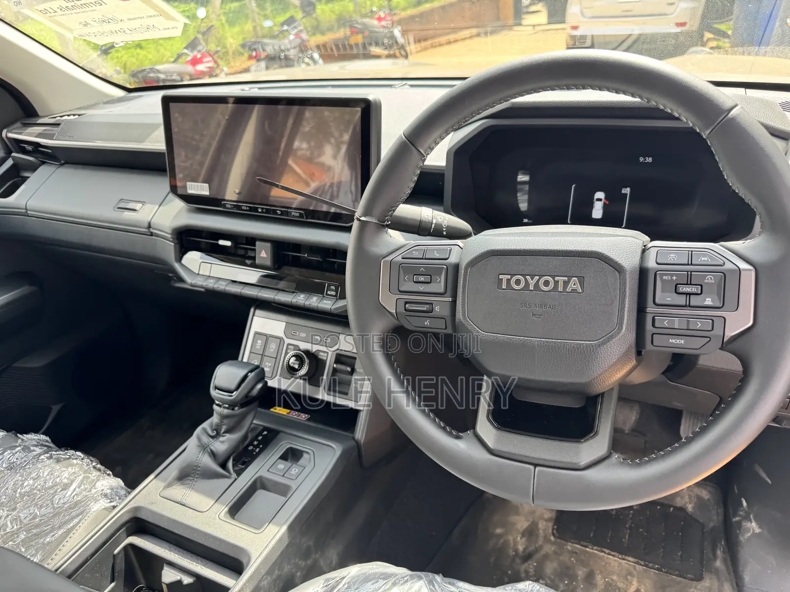 New Toyota Hilux 2025 Gray