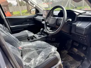 New Toyota Hilux 2025 Gray
