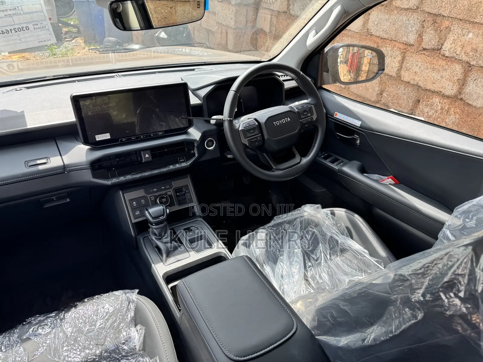 New Toyota Hilux 2025 Gray