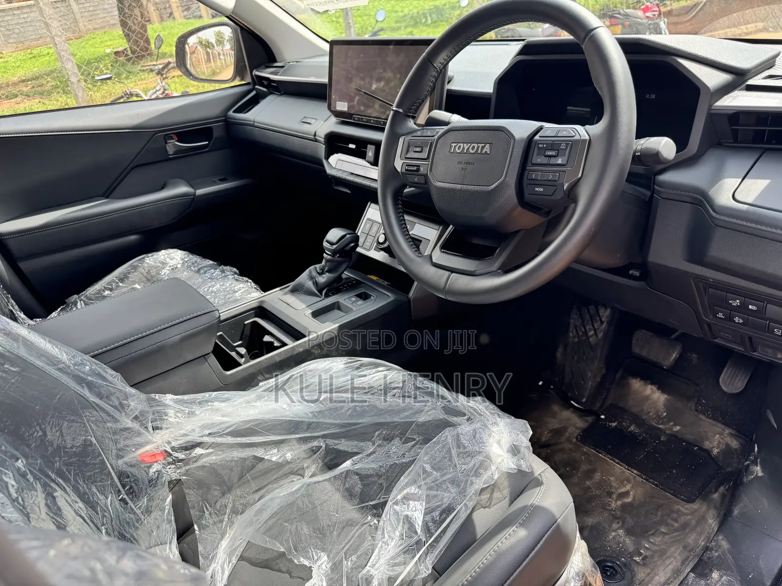 New Toyota Hilux 2025 Gray