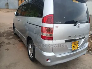 Toyota Noah 2005 Silver