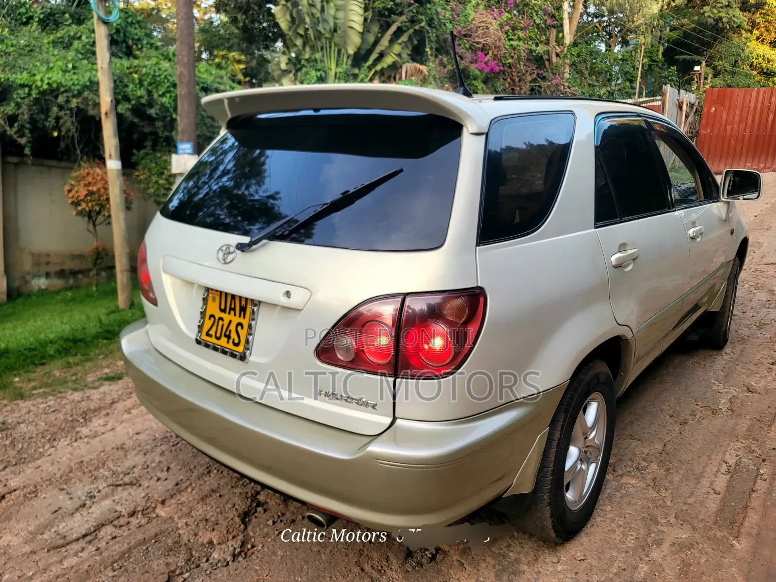 Toyota Harrier 2000 Silver