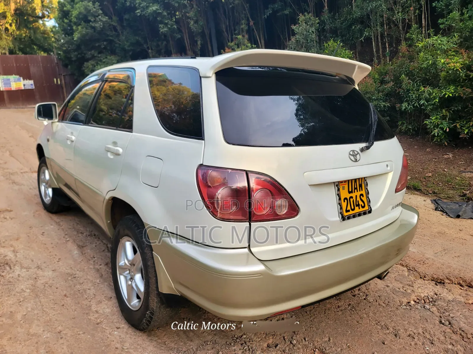 Toyota Harrier 2000 Silver