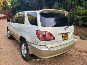 Toyota Harrier 2000 Silver
