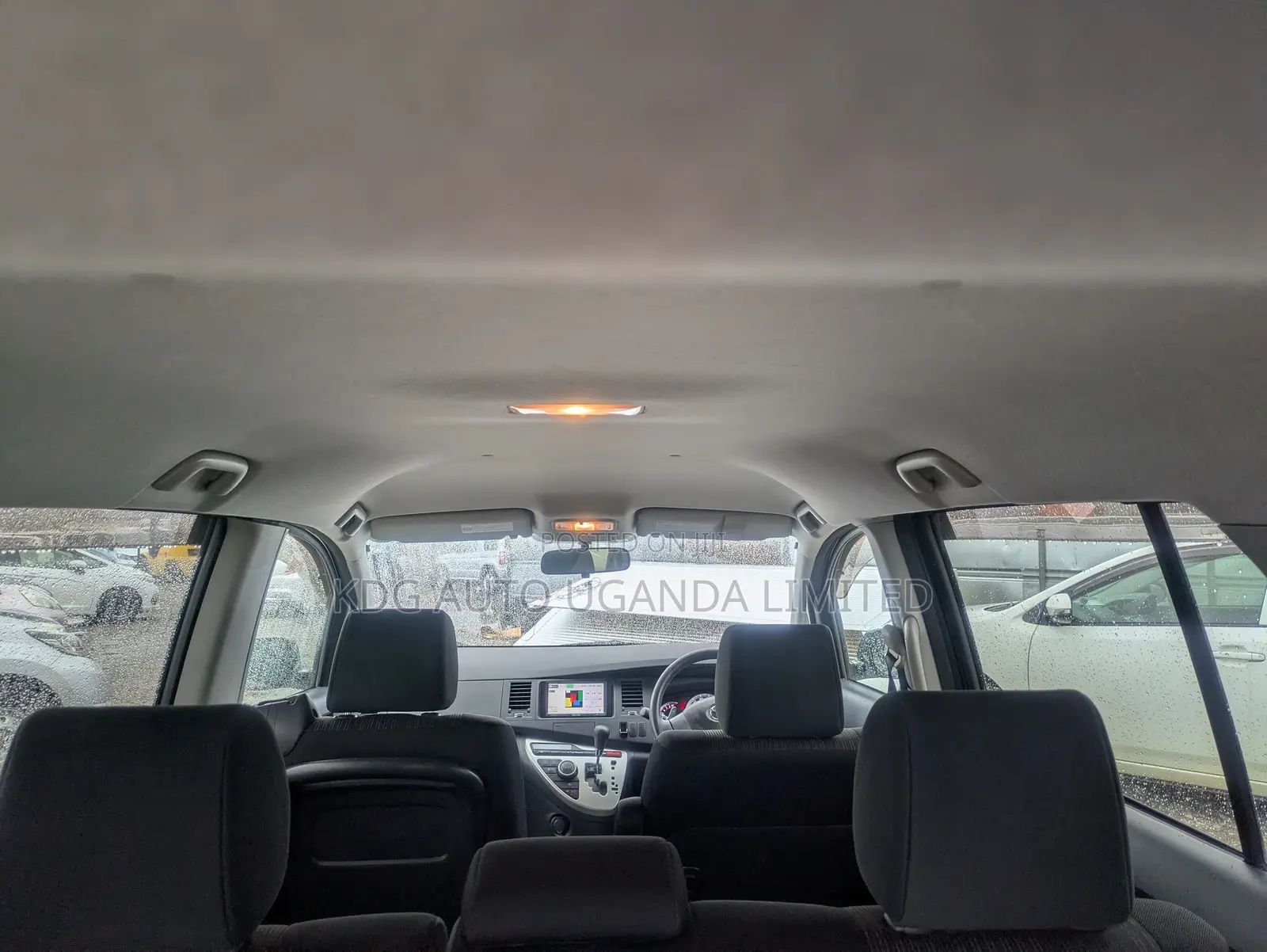 Toyota ISIS 2.0 Platana 2WD 2011 Gray