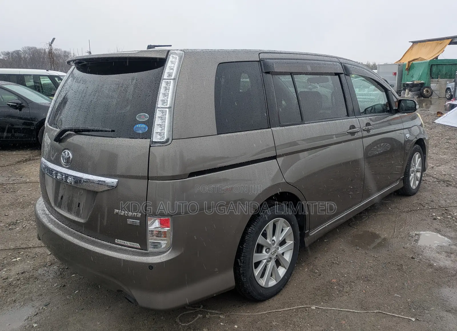 Toyota ISIS 2.0 Platana 2WD 2011 Gray