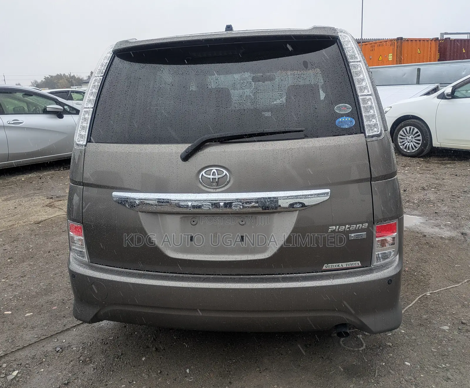 Toyota ISIS 2.0 Platana 2WD 2011 Gray
