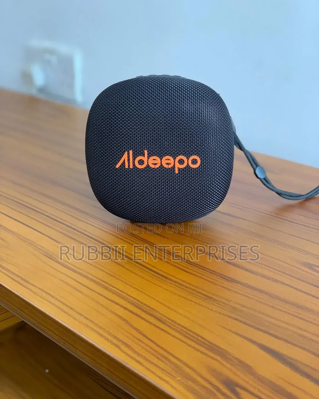 Aldeepo G550 Is a Portable, Waterproof Bluetooth Speaker