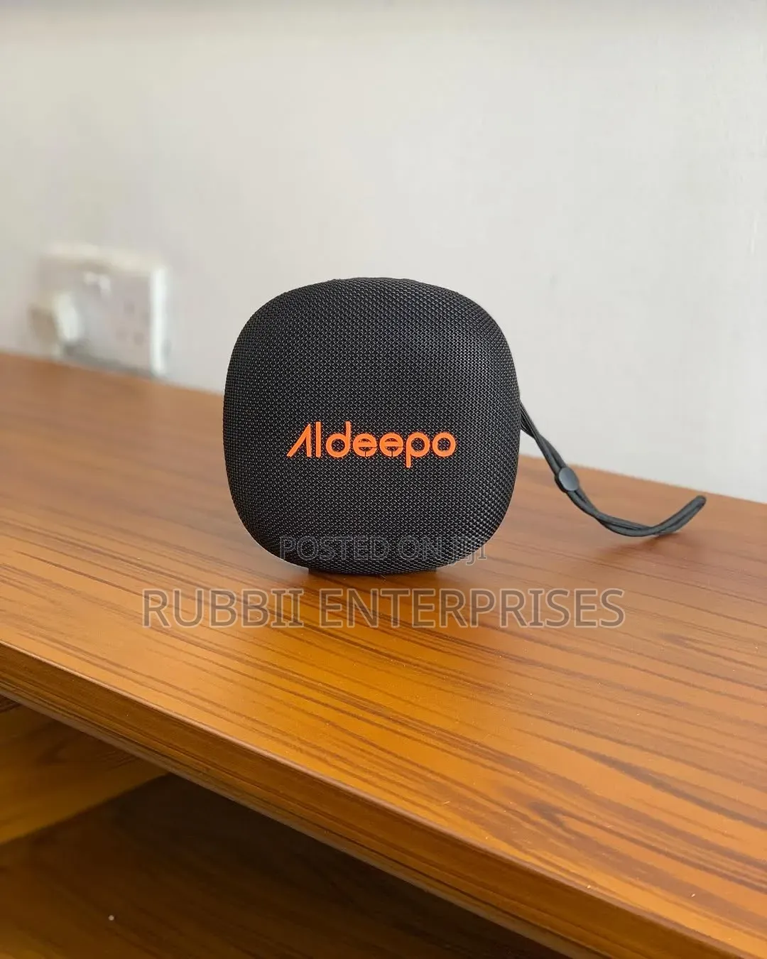 Aldeepo G550 Is a Portable, Waterproof Bluetooth Speaker