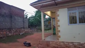 2bdrm House in Jomayi, Ssabagabo-Makindye for sale